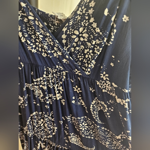 Navy blue maxi dress, worn twice - Picture 3 of 7